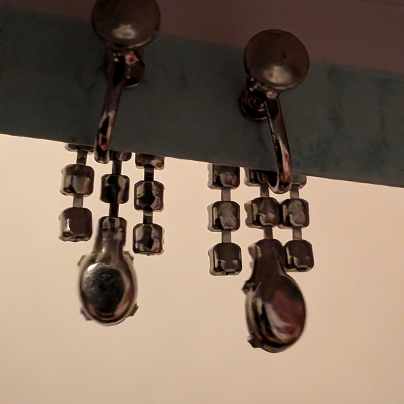 Elegant Vintage Blue Rhinestone Silver Tone Screw On Dangle Earrings - Picture 5 of 7